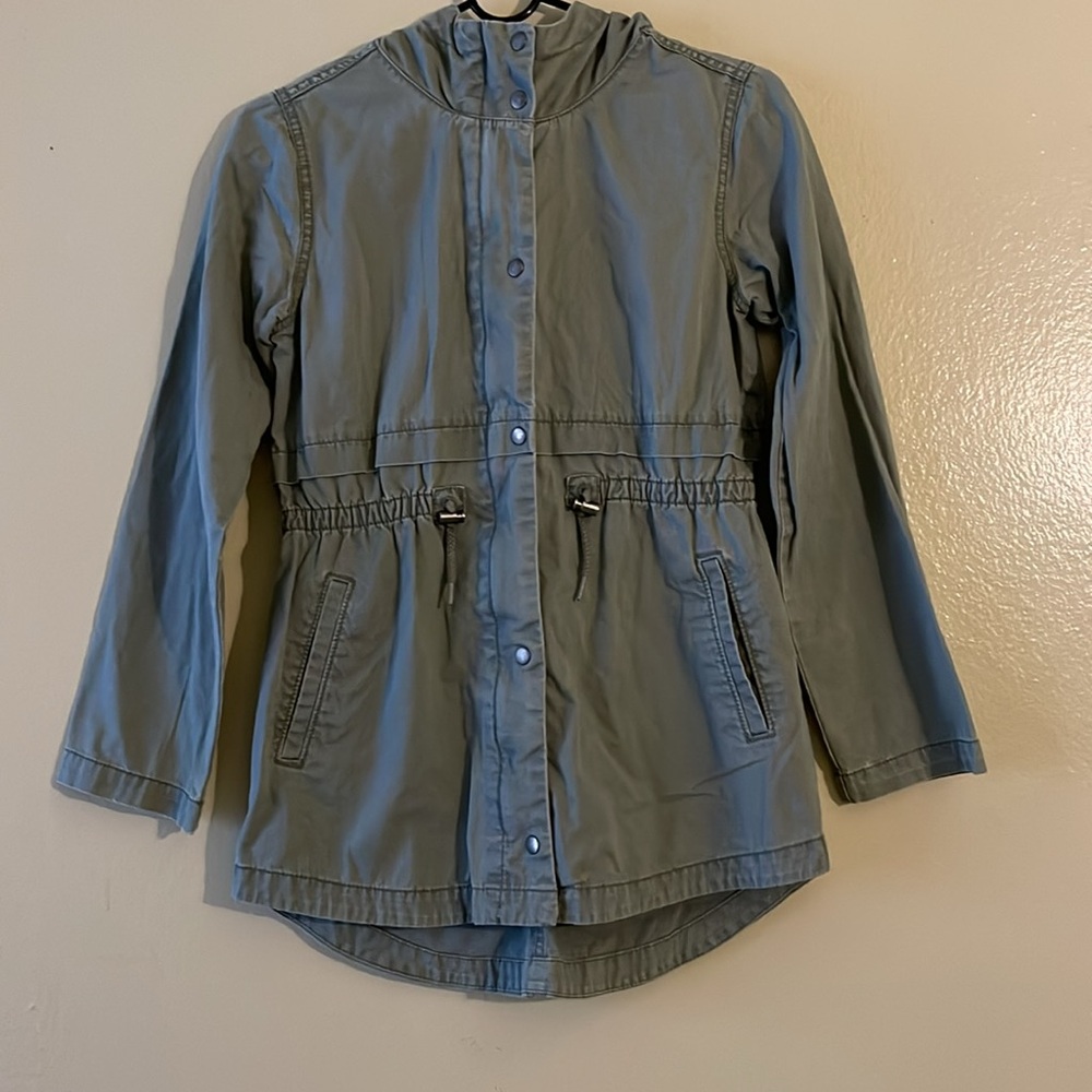 Kids jacket 🧥, old navy, size XL 14, color green. Good condition.